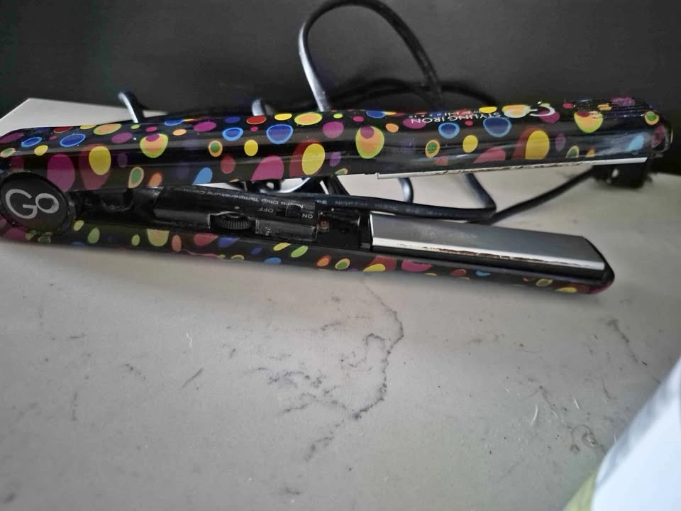 Ceramic flat iron hair