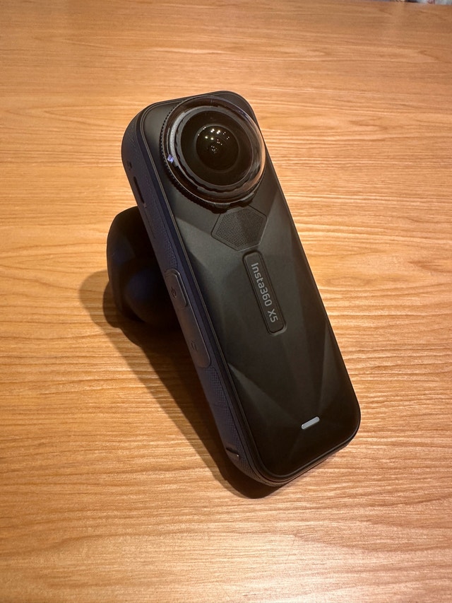 Insta360 X5 Essentials Bundle - photo 3