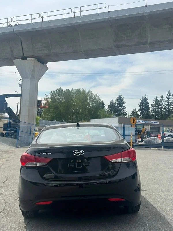 2012 Hyundai Elantra - photo 4