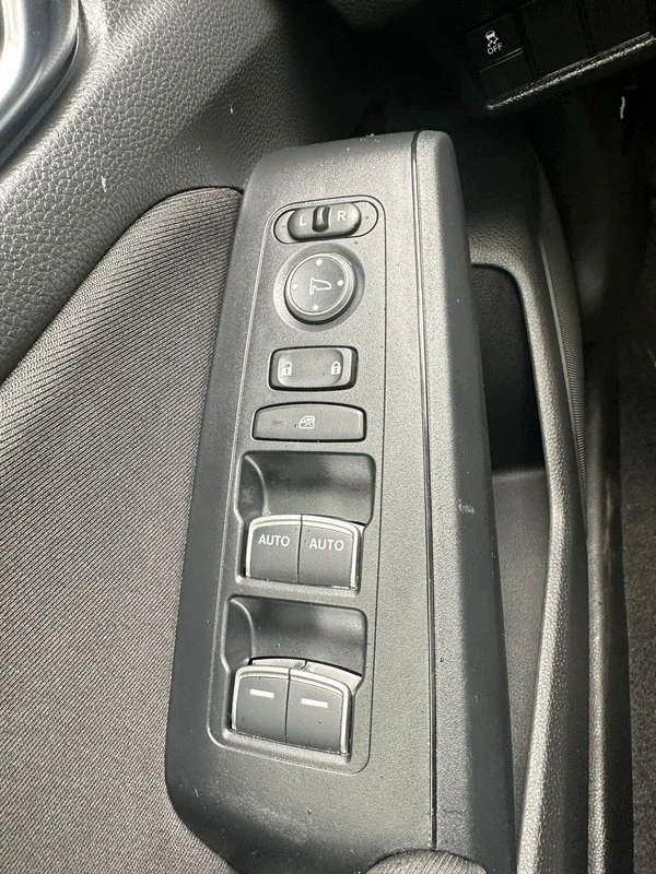 2025 Honda Civic Hybrid - photo 3