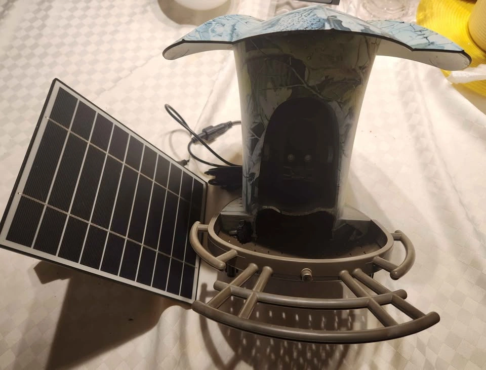 Smart Bird Feeder with Camera and Solar Panel - photo 2