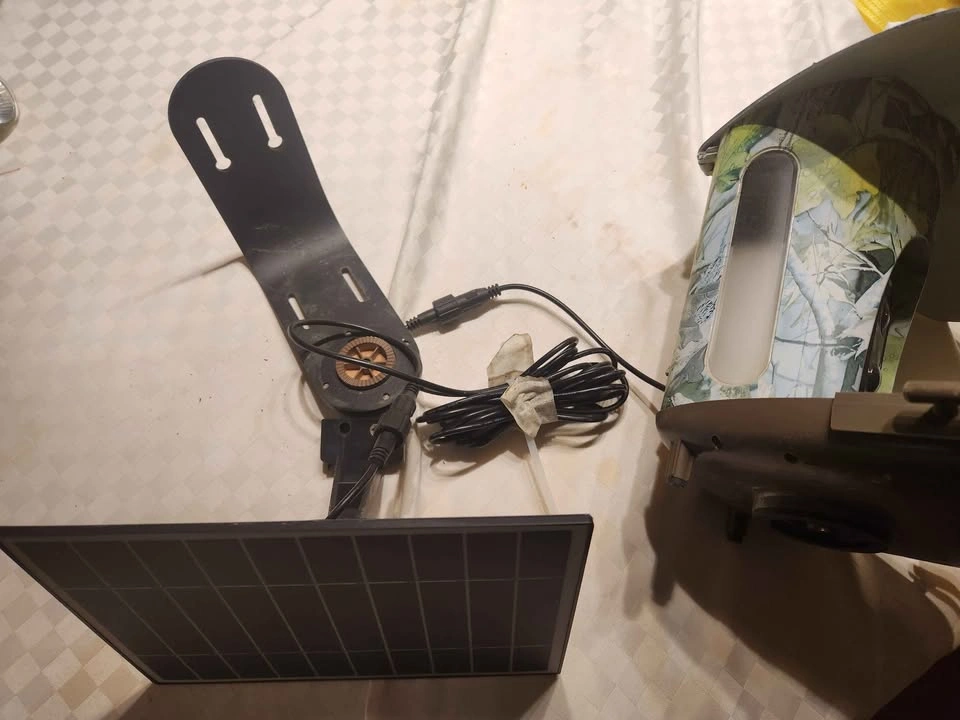 Smart Bird Feeder with Camera and Solar Panel - photo 3