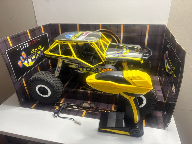 RC LiteHawk Big Tom 4WD Monster Truck - photo 3
