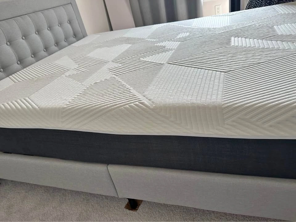 Molblly Queen Memory Foam Mattress