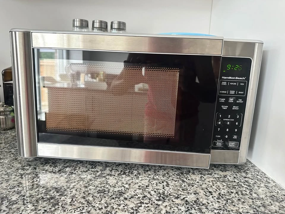 Hamilton Beach Microwave - photo 3