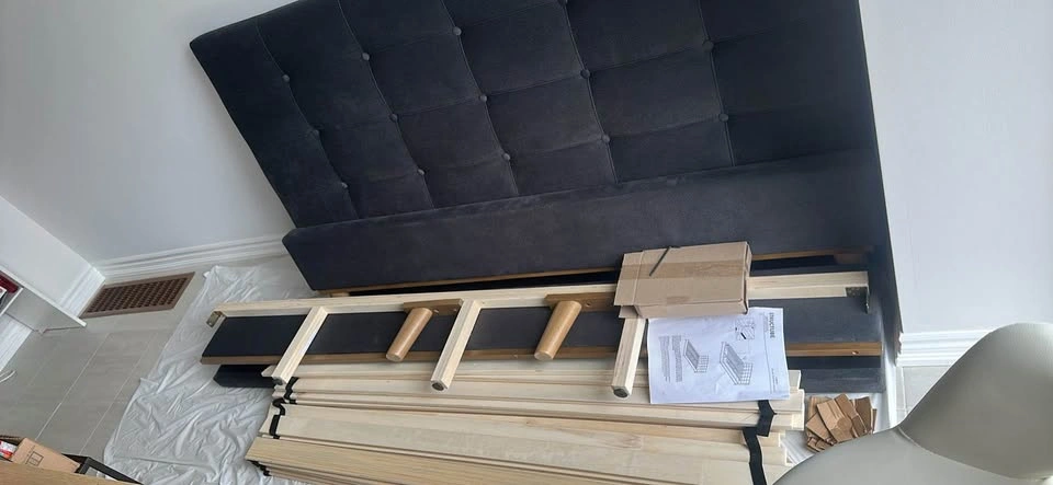 Move out sale - Structube Queen Bed Frame - photo 2