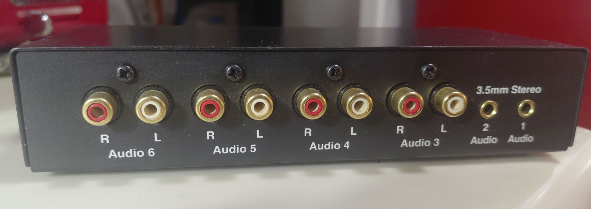 TEC Technolink TC-716 6-Way Stereo Source Selector - photo 2