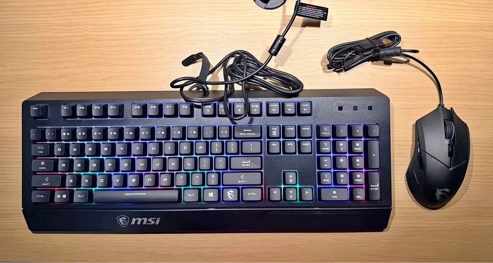 MSI VIGOR GK20 Gaming Keyboard + Clutch GM08 Mouse