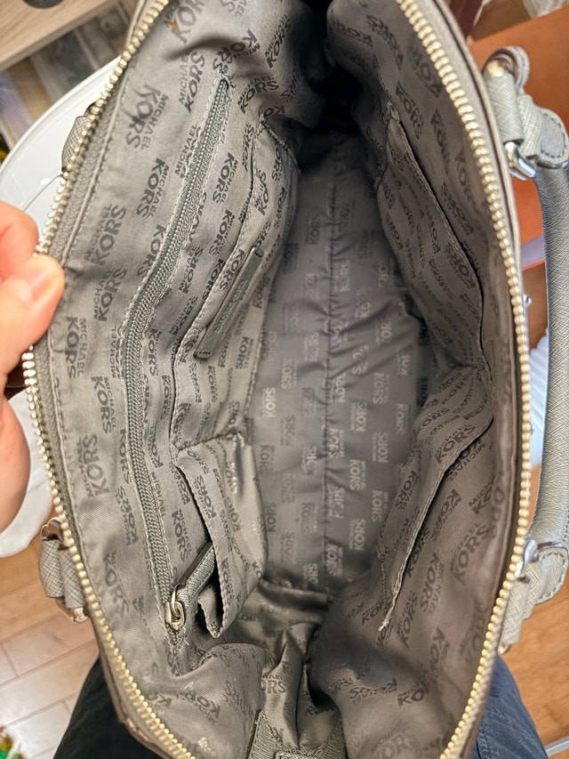 Large Michael Kors Grey Bag - photo 4