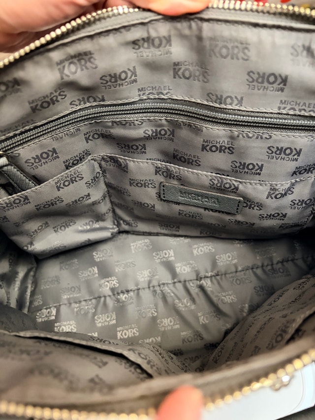 Large Michael Kors Grey Bag - photo 5