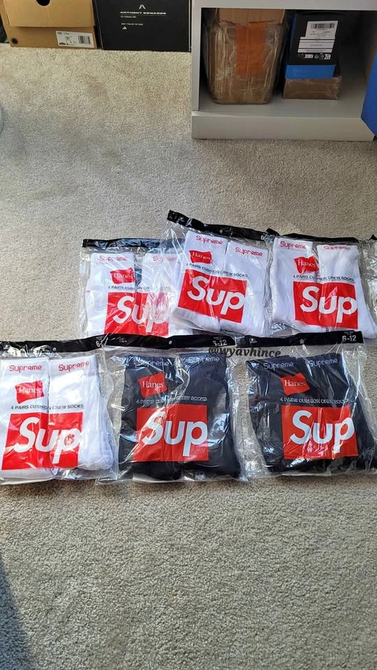 Supreme Socks