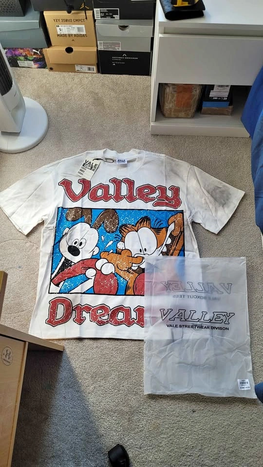 Vale Valley Sunday Garfield Tee