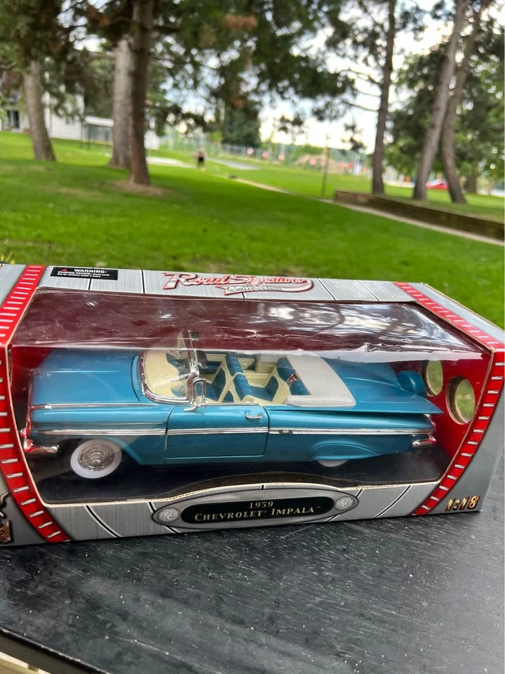 3 Vintage Diecast Collectible Cars/Trucks – Boxed - photo 2