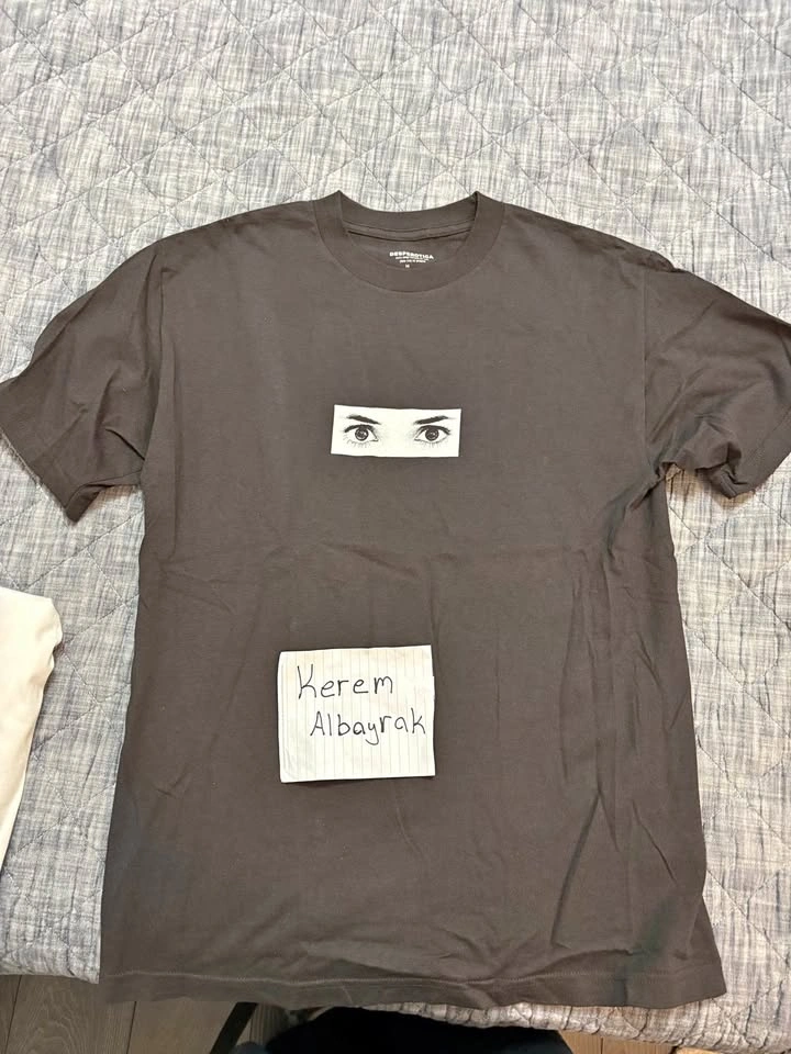 Desperotica Toronto Sneakercon Popup Tee