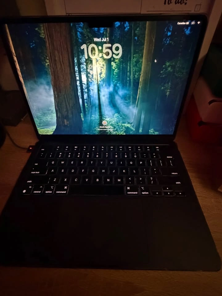 MacBook Air M2 2022 13.6" Midnight Mint Condition - photo 2