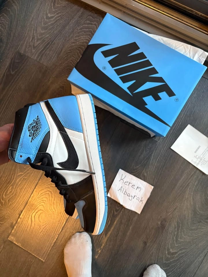 Air Jordan 1 High UNC toe - photo 3