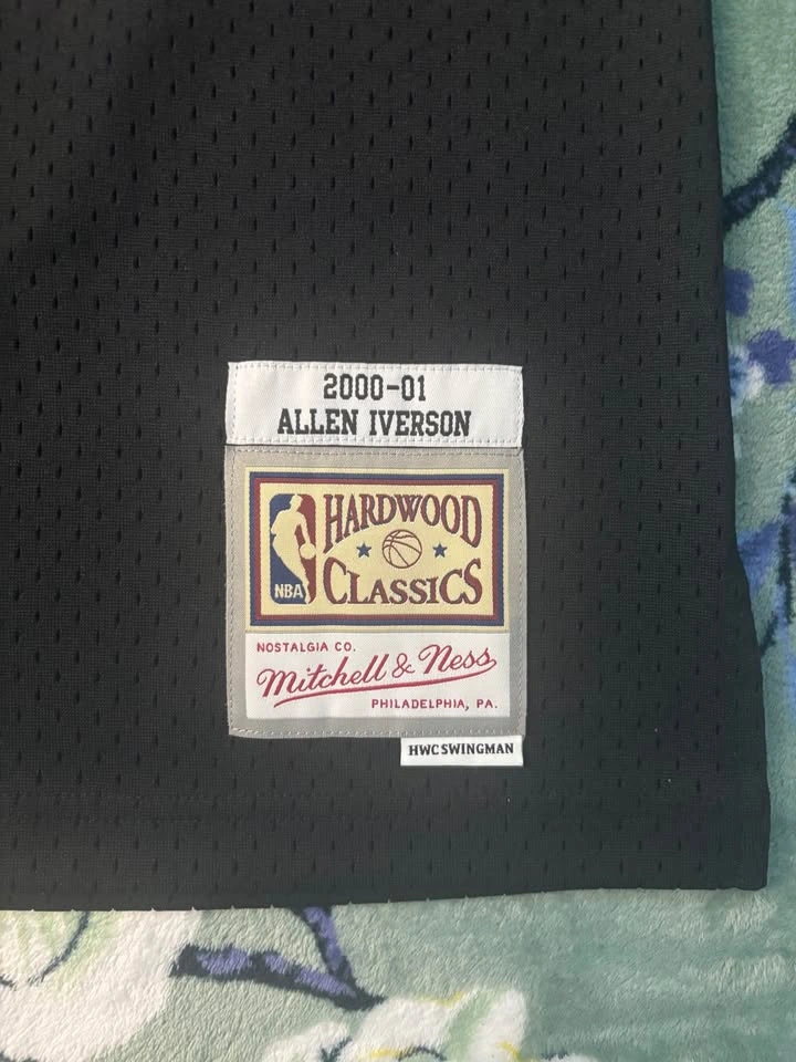 Allen Iverson Jersey ( Mens S ) - photo 4