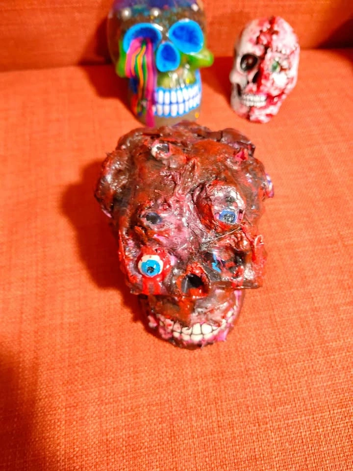 Handmade Hand Painted Acrylic/Epoxy Skulls Statue Heads - photo 4
