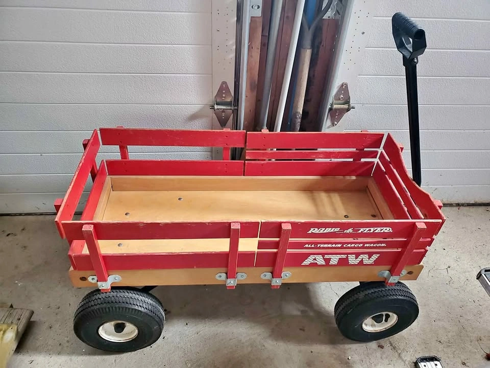 Radio Flyer All-Terrain Wagon with air-filled tires