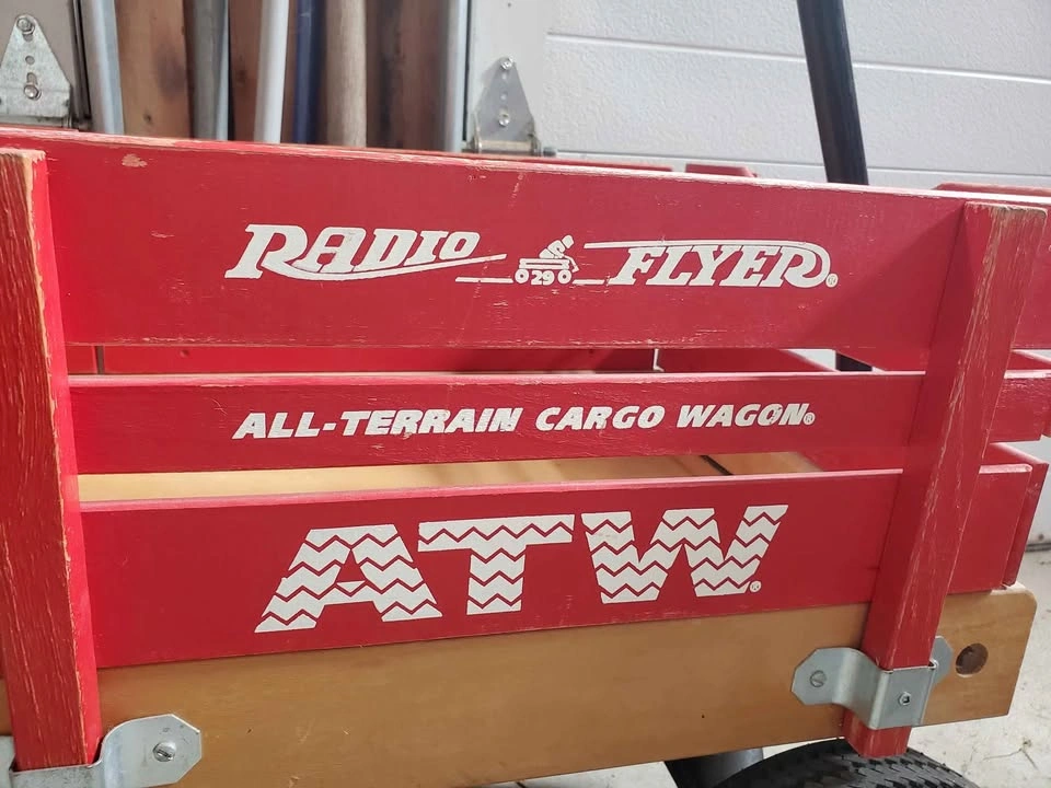 Radio Flyer All-Terrain Wagon with air-filled tires - photo 2