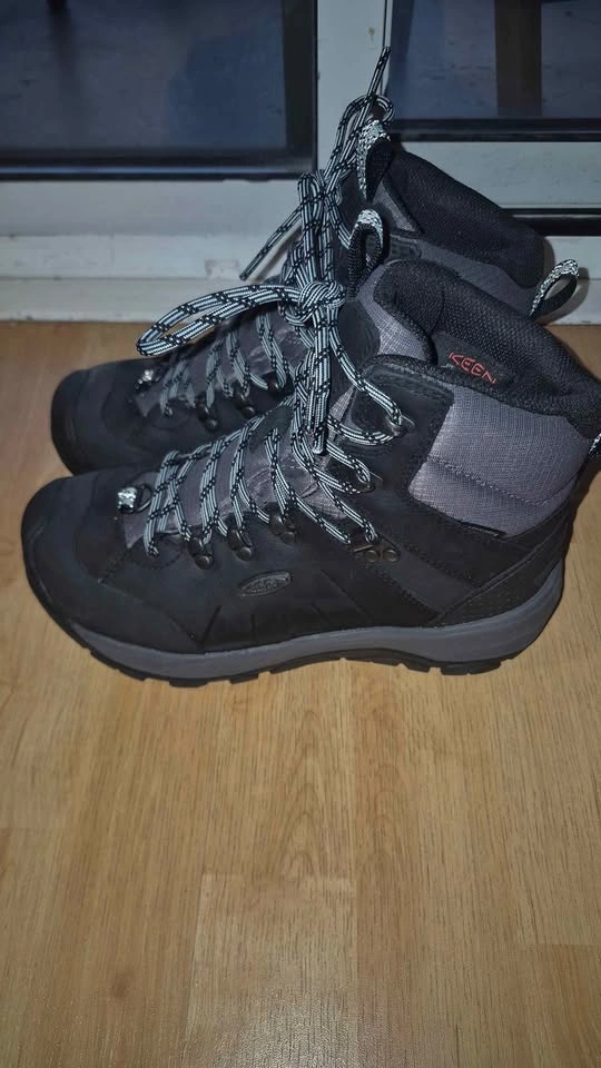 Brand New KEEN Women’s Winter Hiking Boots – Size 6 – Black/Grey - photo 2