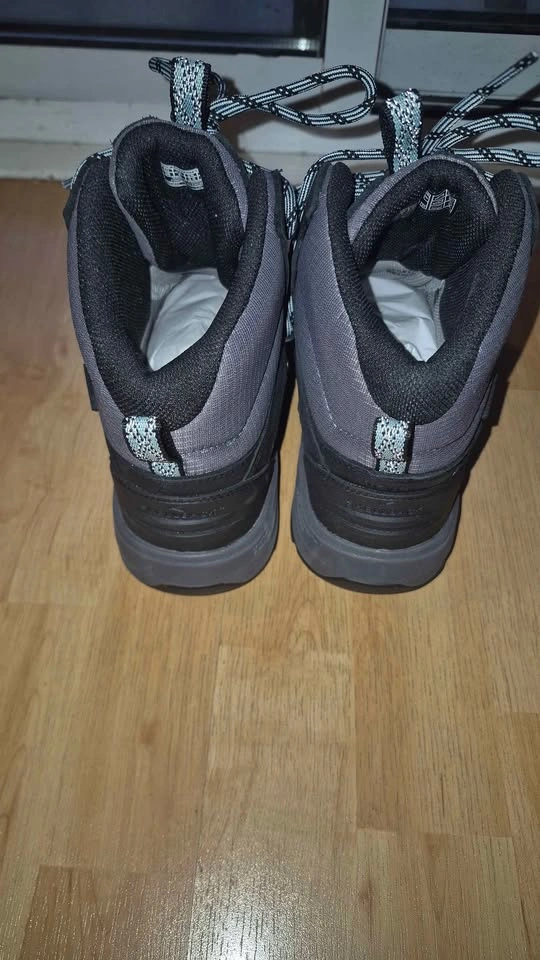 Brand New KEEN Women’s Winter Hiking Boots – Size 6 – Black/Grey - photo 3
