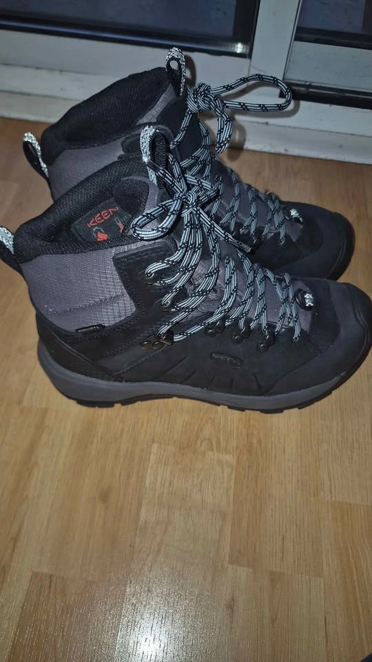 Brand New KEEN Women’s Winter Hiking Boots – Size 6 – Black/Grey - photo 4