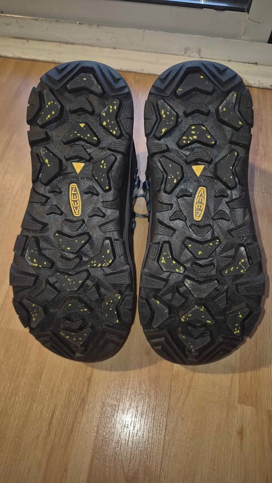 Brand New KEEN Women’s Winter Hiking Boots – Size 6 – Black/Grey - photo 5
