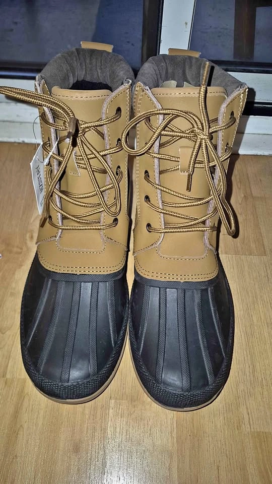 Brand New HZSTAY Men’s Winter Duck Boots – Size 11 – Tan/Black