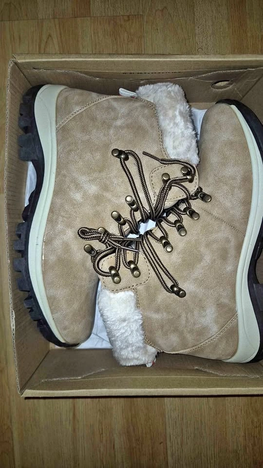 Brand New Viscozzy Women’s Winter Boots – Size 8.5 – Faux Fur Li