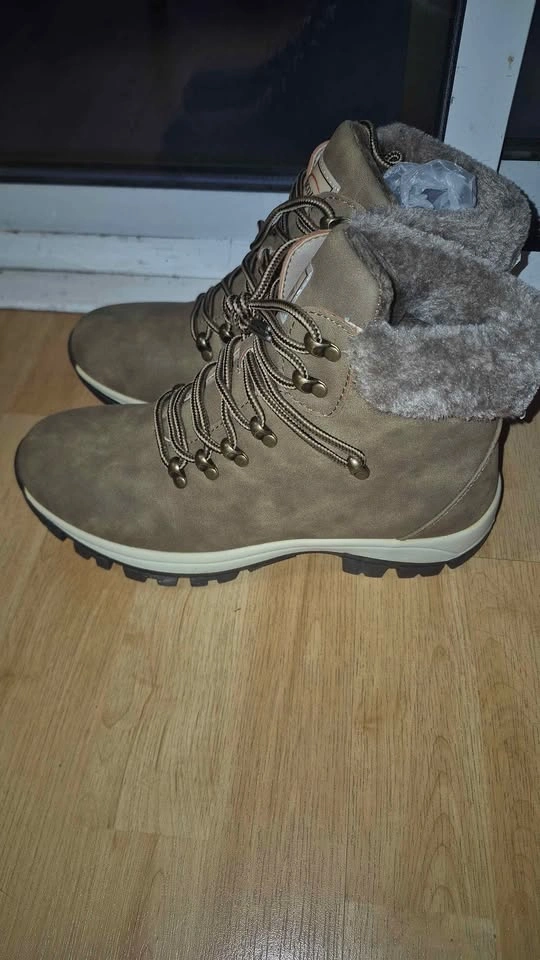 Brand New Viscozzy Women’s Winter Boots – Size 9 – Faux Fur Line - photo 3