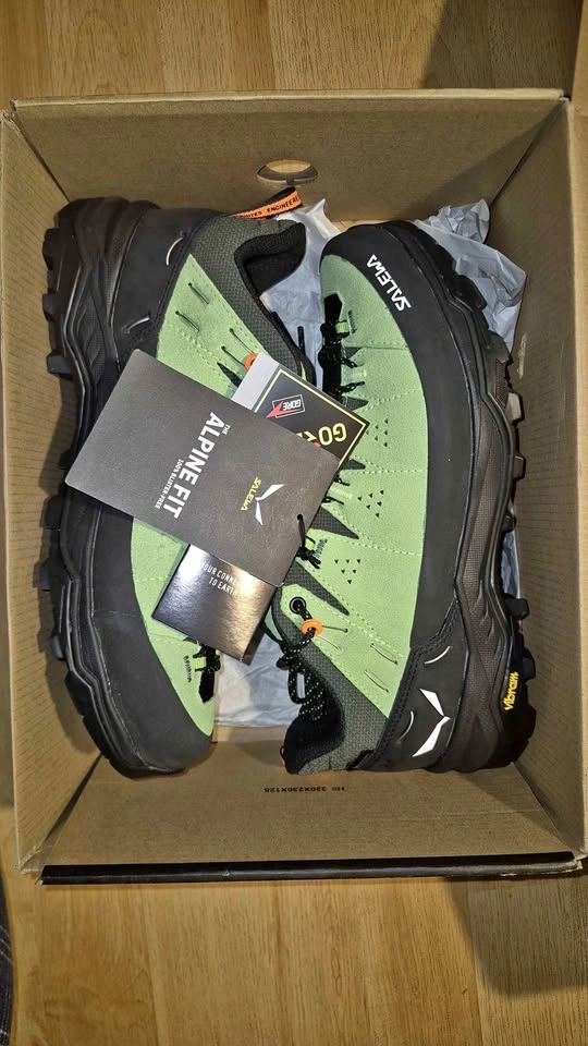 Brand New Salewa Alp Trainer 2 GTX Gore-Tex Hiking Shoes – Men’s