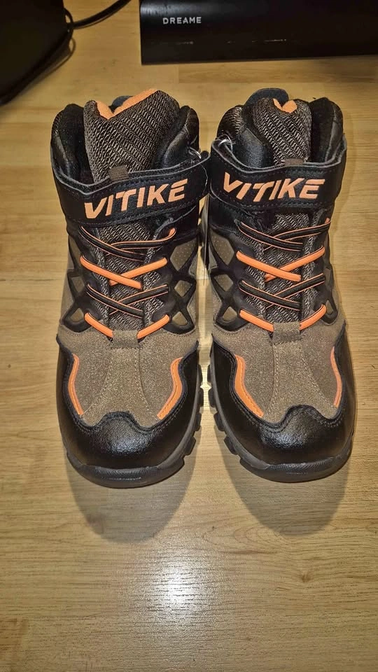 Brand New VITIKE Kids Winter Snow Boots w/ Ice Cleats – EU 37