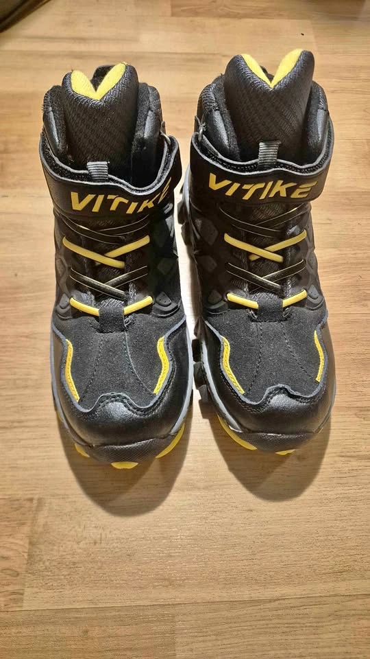 Brand New VITIKE Kids Winter Snow Boots with Ice Cleats – EU 35