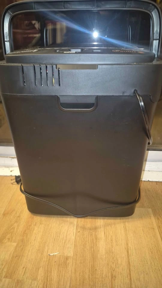 Bonsaii C261-C 8-Sheet Cross-Cut Paper Shredder - photo 4