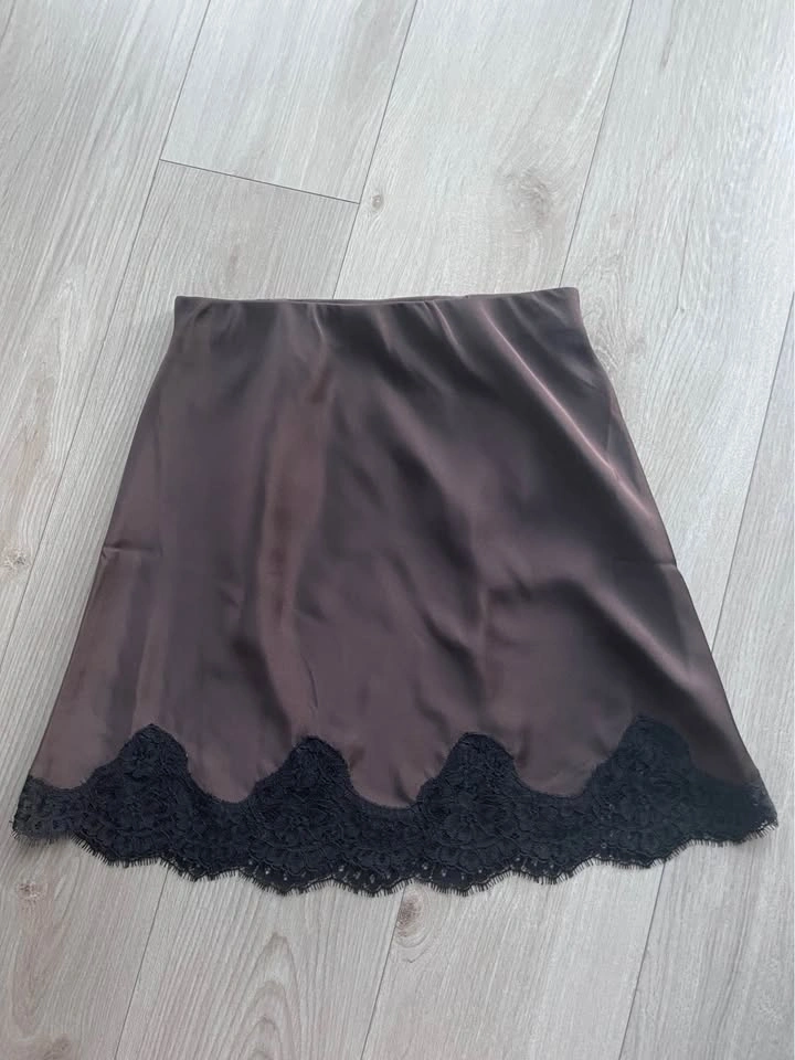 Wilfred Henrietta satin skirt, mocha/black lace, XXS, NWT - photo 3