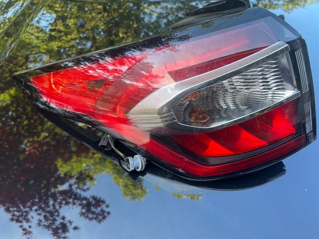 Ford Tail Light Assembly GJ54-13405-Ax - photo 2