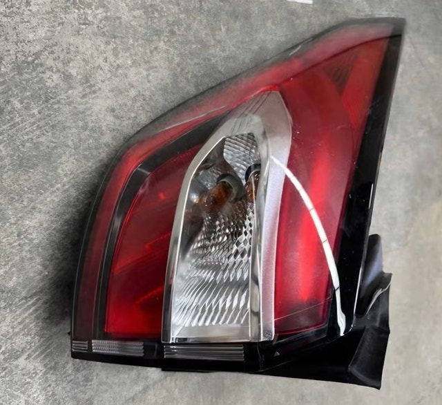 Ford Tail Light Assembly GJ54-13405-Ax - photo 3