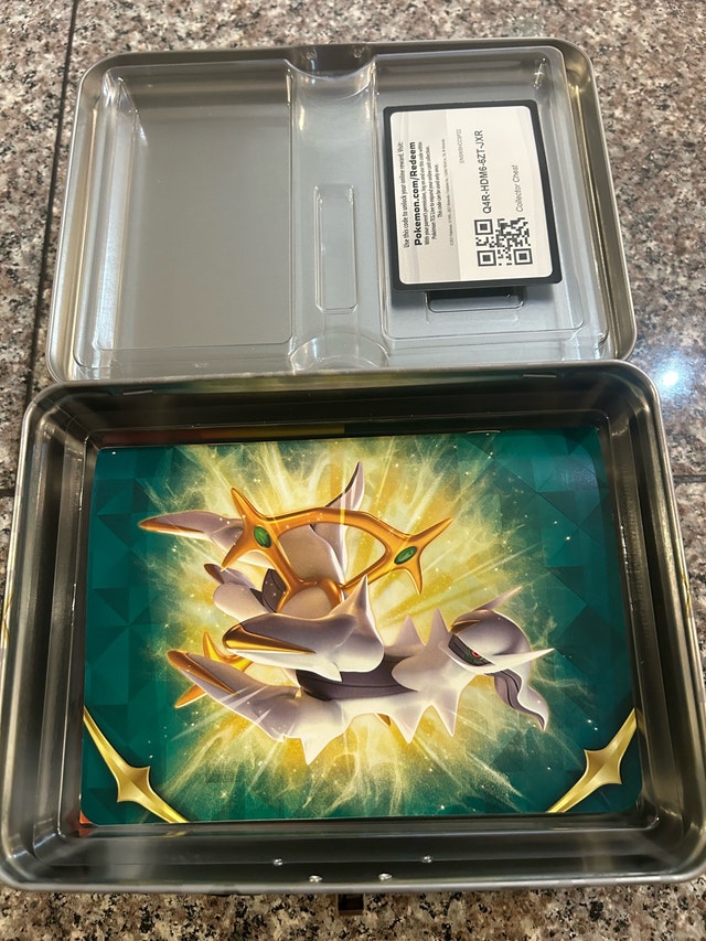 Pokémon Arceus Collector Tin - photo 4