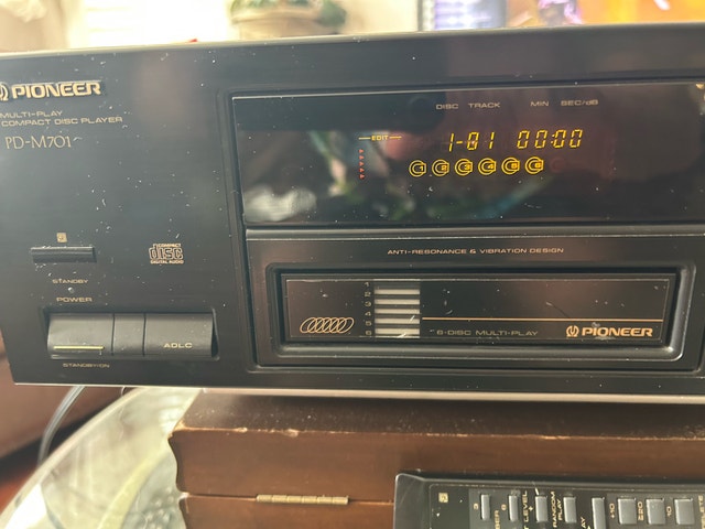Pioneer 6 disc CD Player PD-M701 and remote - photo 2