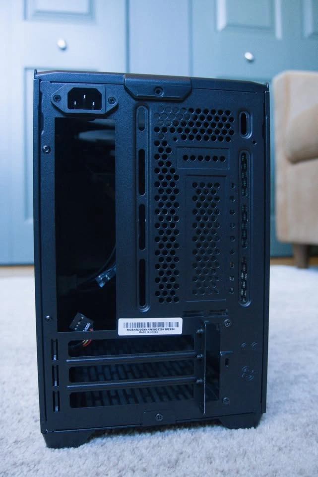 Cooler Master NR200P Mini-ITX Case - photo 3
