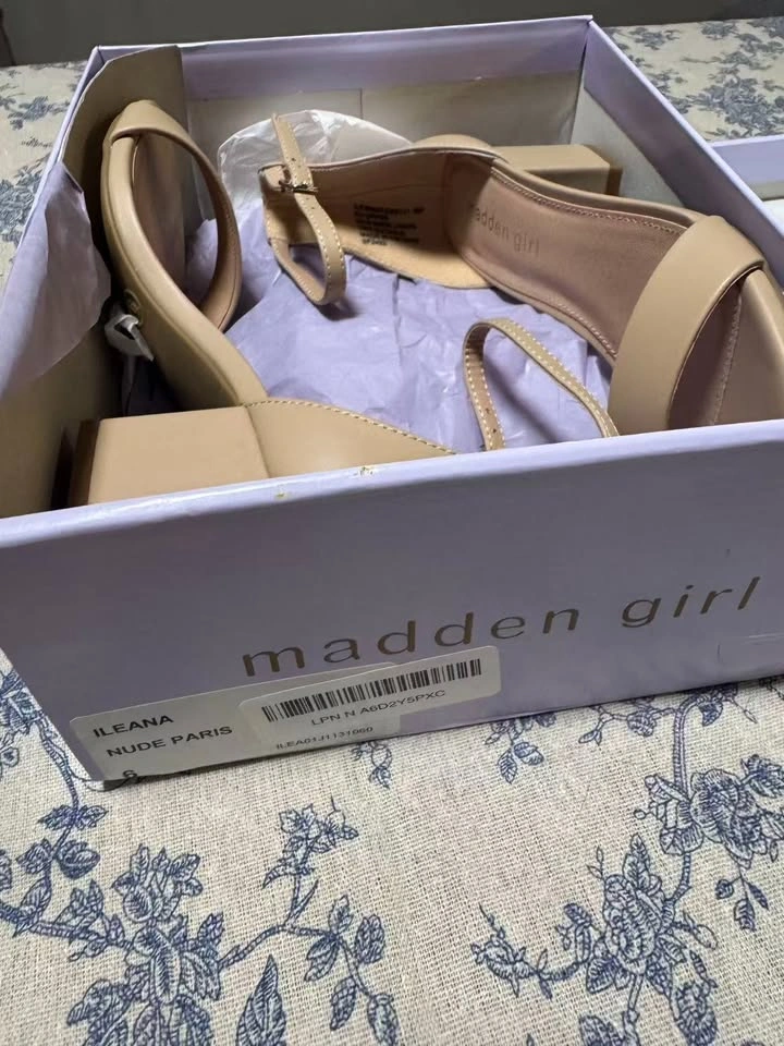 Brand new Size 6 Madden Girl womens Ileana Heeled Sandal - photo 3