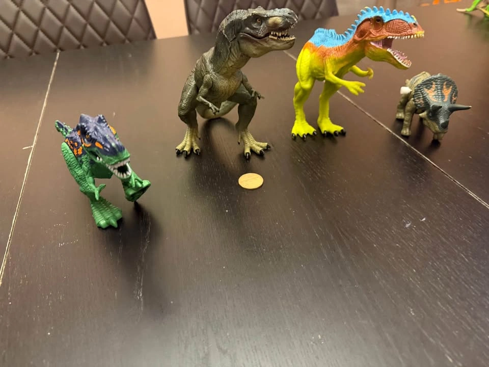 Dinos x 4 - photo 3