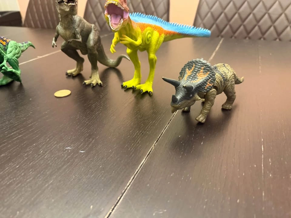 Dinos x 4 - photo 4
