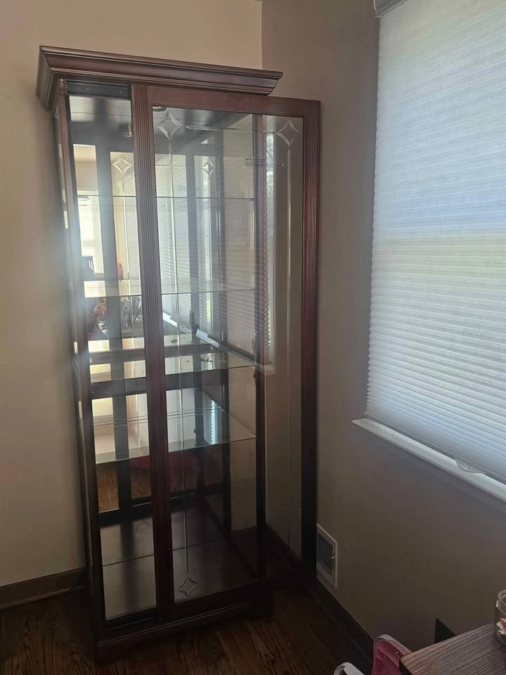 Wood and glass display cabinet - photo 5