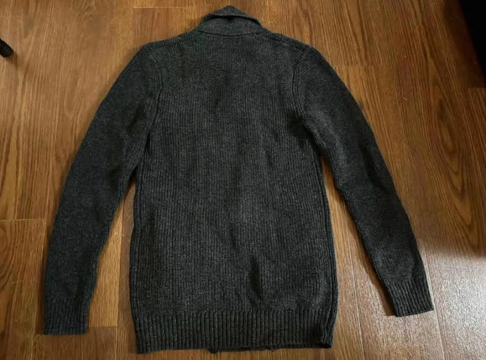 H&M BLACK SWEATER - photo 2