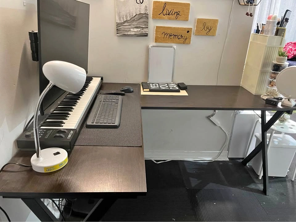 L-Shape Sectional Table for work or study