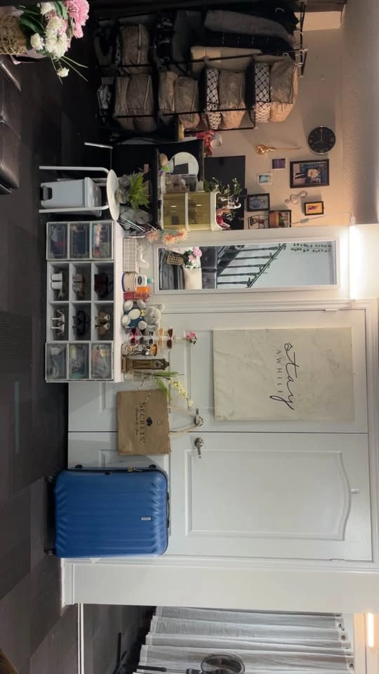 Shelves or storage cabinet - photo 2