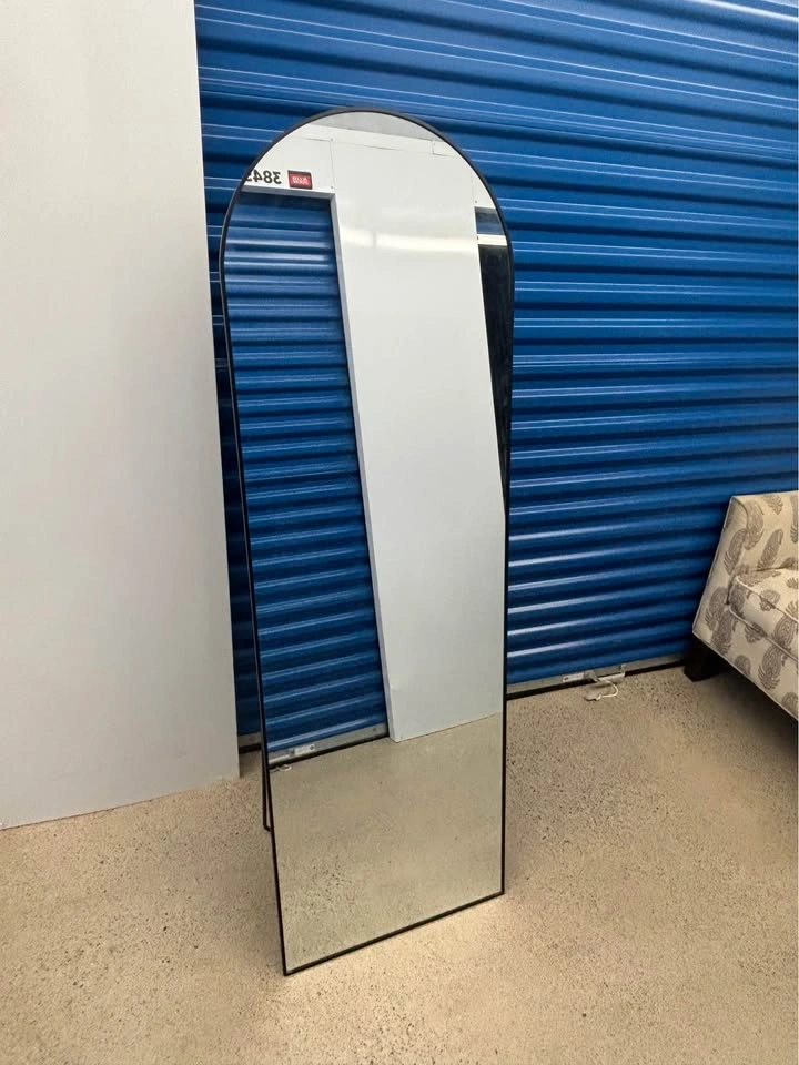 Furniture for sale: mirrors, arm chairs, couches, small rack - photo 4