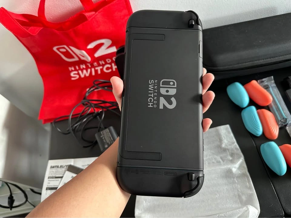 Nintendo Switch (No box, no games included) - photo 3